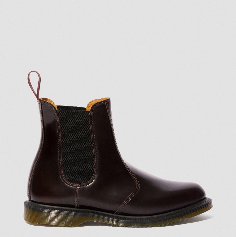 NWOT Flora Women's Arcadia Leather Chelsea Boots